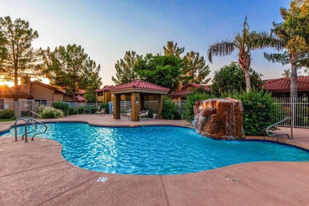 2Br Condo 15 Mins To Downtown Phoenix With Pool & Spa Екстериор снимка